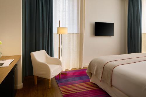 room detail thumbnail 1