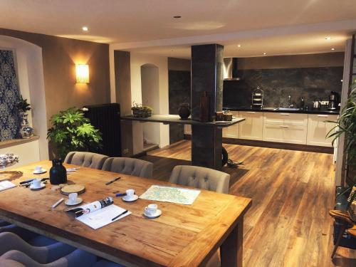 餐廳, Pension Obere Juchhe in Thuringen Kleines, familiares Pension mit 4 Zimmern und einem geraumigen Apa in 格雷芬塔爾