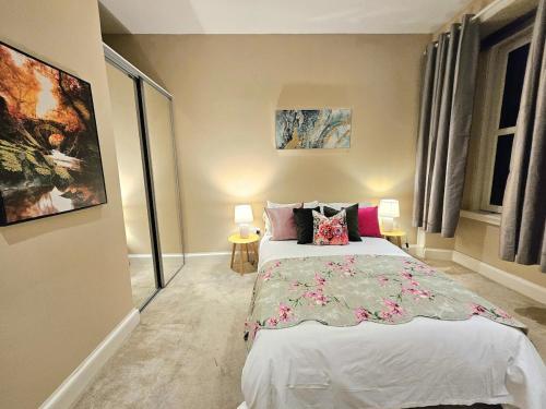 2 Bedroom Apt 4 Beds 3 TV near Fountain Park - image 4