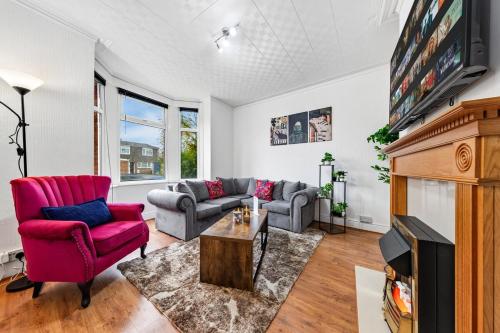 Spacious 3 Beds Home Close to Southampton GENERAL HOSPITAL - sleep 9 - Free Parking - Pool table - 2 Large TVs gîte à louer Western Community Hospital