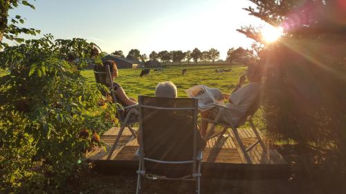 Erkély/terasz, Gastenverblijf Het Muzehuis in Verspreide huizen Dalfserveld