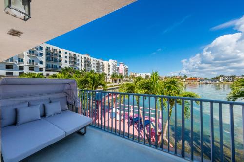106 Tropical Breeze - Formerly Wells Manor Since 1953