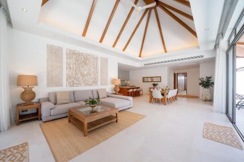 Anchan 4 bedroom near Beach in プーケット