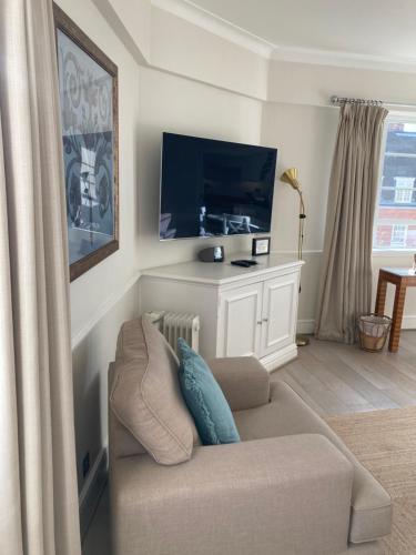 NELL GWYNN HOUSE - Luxurious and Opulent Extra Large One Bedroom Apartment in Kensington and Chelsea