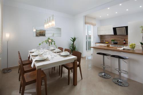 المرافق, Villa Franka Nedešćina (Villa Franka Nedescina) in Nedescina