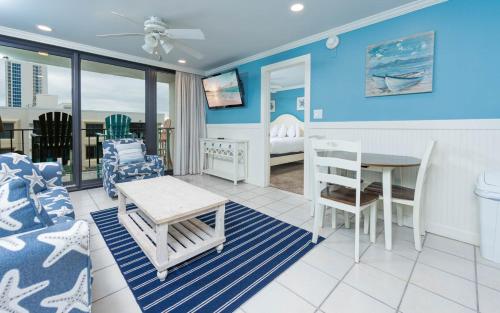 Island Winds East 810 condo near Bahama Bobs Beach Side Cafe