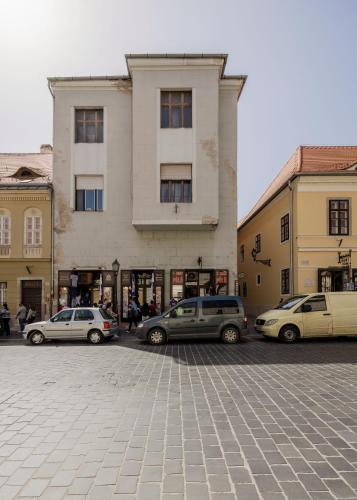 Scenic Apartment by Buda Castle - image 13