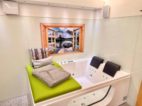 Baño, Ferienwohnung im Usseltal - Zirben Spa - Monheimer Alb - Altmühltal - Familie Geyer Daiting (Ferienwohnung im Usseltal - Zirben Spa - Monheimer Alb - Altmuhltal - Familie Geyer Daiting) in Monheim