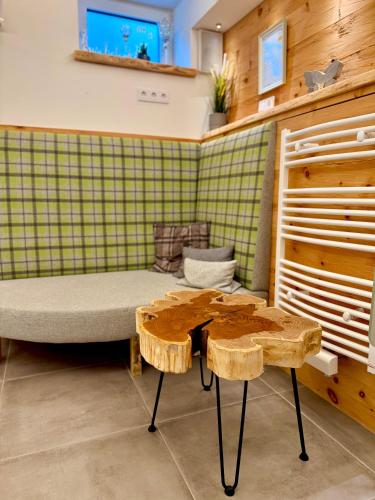 Baño, Ferienwohnung im Usseltal - Zirben Spa - Monheimer Alb - Altmühltal - Familie Geyer Daiting (Ferienwohnung im Usseltal - Zirben Spa - Monheimer Alb - Altmuhltal - Familie Geyer Daiting) in Monheim