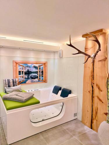 Bañera de hidromasaje, Ferienwohnung im Usseltal - Zirben Spa - Monheimer Alb - Altmühltal - Familie Geyer Daiting (Ferienwohnung im Usseltal - Zirben Spa - Monheimer Alb - Altmuhltal - Familie Geyer Daiting) in Monheim