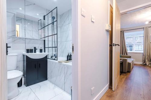 Long Stays Offers , New 2 Bed APT , Sleeps 3 , Wigan , Perfect for Relocations , Contractors , Famil in Wigan