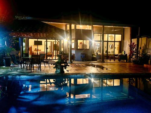 Jungle Glory Home Arriba – khách sạn tại Manuel Antonio