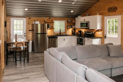 Whispering Deer Cabin in ทราเวลเลอร์ เรส (SC)
