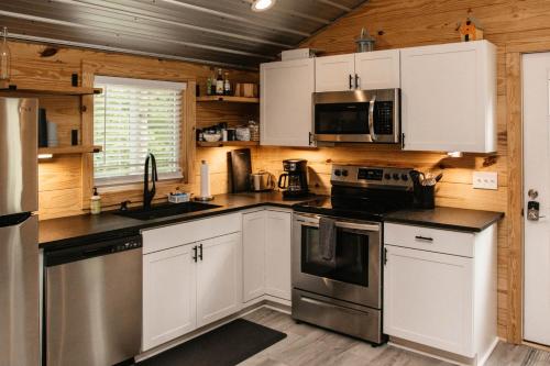 Whispering Deer Cabin in ทราเวลเลอร์ เรส (SC)
