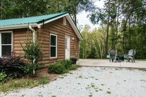 Whispering Deer Cabin in ทราเวลเลอร์ เรส (SC)