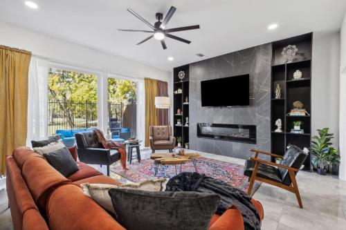The Spinel 3BD In the Heart of Dallas – khách sạn tại Cedars