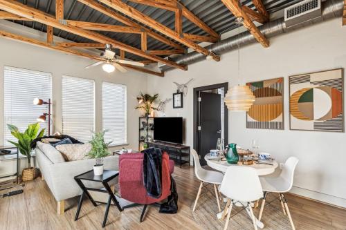 The Zircon 2BD Unique Style in the heart of FortWorth – khách sạn tại Mistletoe Heights