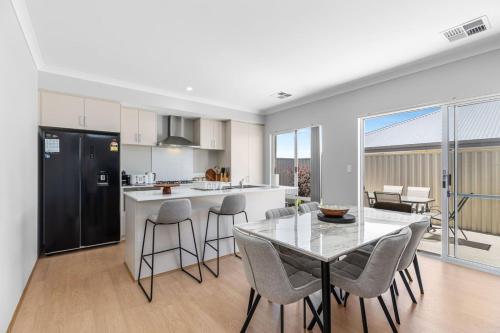 Pristine Modern Living in Alkimos