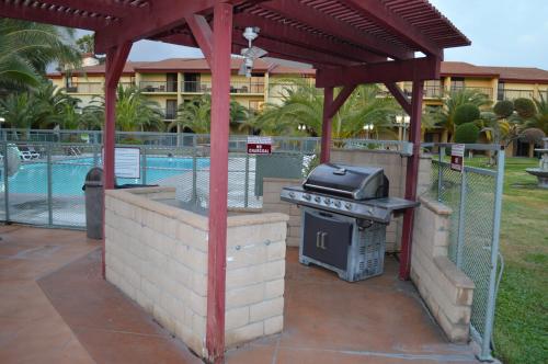 Ontario Airport Inn - image 2