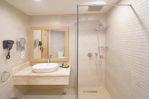 Safir Sharm Waterfalls Resort - image 5