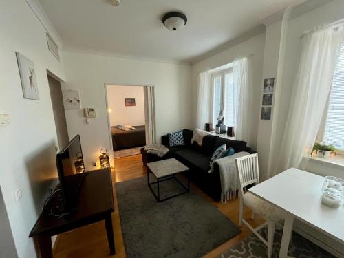 Charming one-bedroom apartment in Grand House in the city center of Kokkola in คอกโกลา คาเลอบี