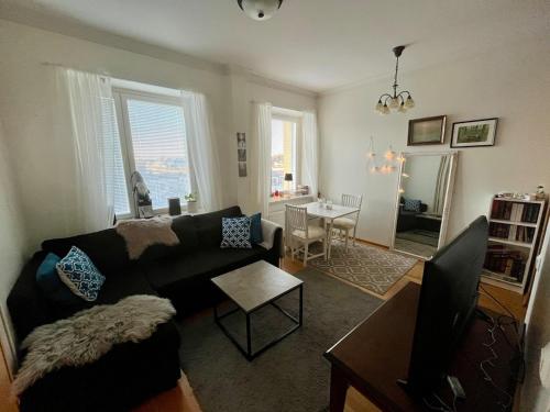 Charming one-bedroom apartment in Grand House in the city center of Kokkola in คอกโกลา คาเลอบี