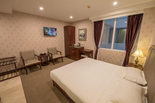 Megaboom City Hotel - image 10