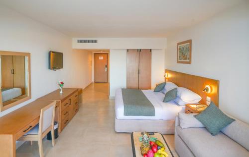 Safir Sharm Waterfalls Resort - image 2
