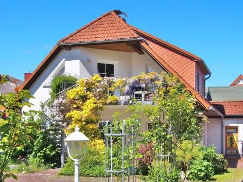 Birkmaase 14 - Komfort FeWo im 4-Sterne-Ferienhaus Anselm DG in Zingst, Deutschland
