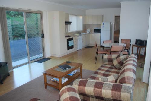 Lookout Holiday Units - Lakes Entrance