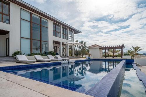 Bahamas Dream Villa in Alice Town