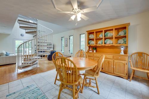 Lake Access, Tranquil Acreage: Farnham Cottage in Warsaw (VA)