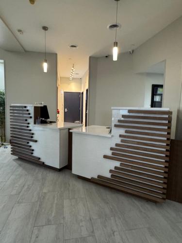 Előcsarnok, La Quinta Inn & Suites by Wyndham New Haven in New Haven (Connectucut)