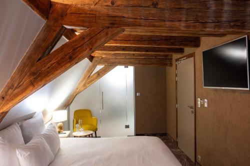 1 queen bed