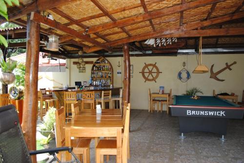 Restaurant, Captains Lodge and Bar in Bohol