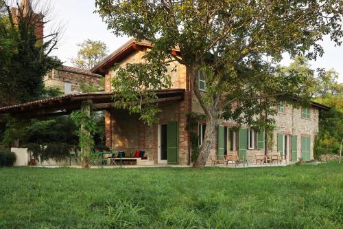 Villa Poggio Castellaro by Boutique in the heart of Italy's Food Valley Emilia-Romagna in Pianello Val Tidone