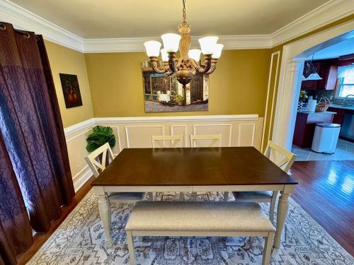 Cozy house for small or big group in Bridgeport WV in Bridgeport (WV)