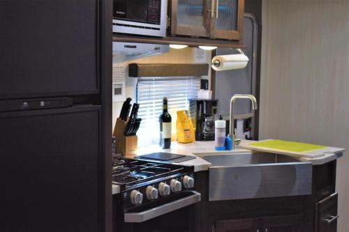 Grand Canyon RV Glamping - image 14