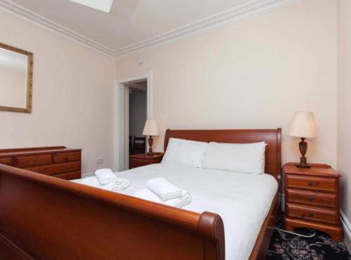 Luxury 3 Bedroom Apt On Edinburgh's Royal Mile, Edimburgo (foto 7)