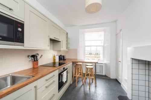 Luxury 3 Bedroom Apt On Edinburgh's Royal Mile, Edimburgo (foto 9)