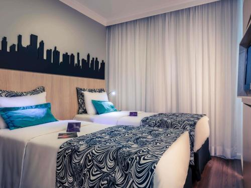 2 twin beds