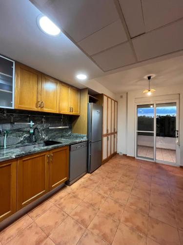 Casa familiar 3 dormitorios Jardín Piscina Barbacoa Zona de entrenamiento (Casa familiar 3 dormitorios Jardin Piscina Barbacoa Zona de entrenamiento) in 巴納赫貝爾聖安托尼奧