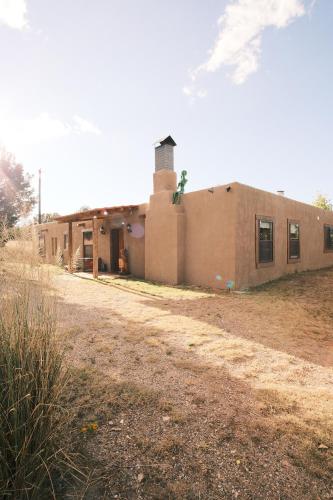 Casita Mistica A Southwest Adobe Field Home - New Mexico