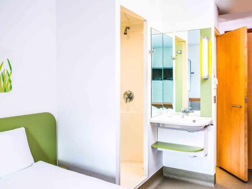 ibis budget Glasgow Room Type - Twin Room (2 Adults)
