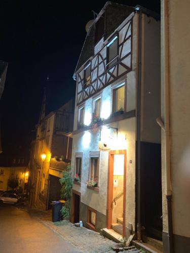Das Haus - Das Marienkaeferhaus in Ürzig, Deutschland