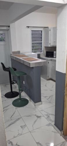 Cozy Peaceful Haven on Hilltop in Quarter of Orleans