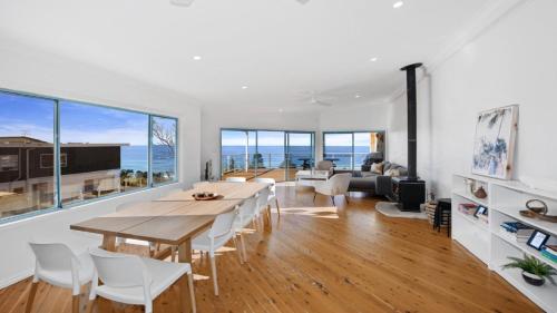 Instalaciones, Ocean Vue - Stunning Views! in Avoca Beach