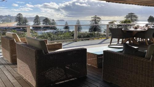 Ascot - Overlooking Avoca Beach – khách sạn tại Bãi biển Avoca