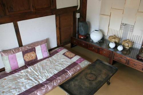 Jinrae Lee's Traditional House