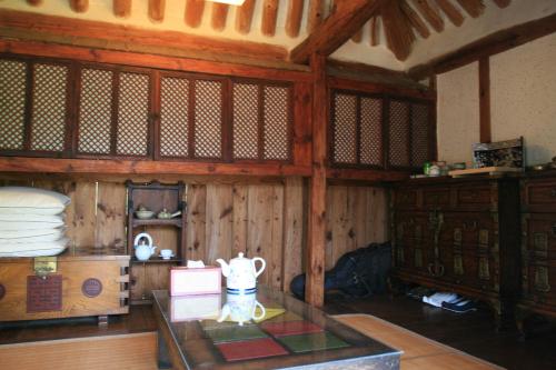 Jinrae Lee's Traditional House